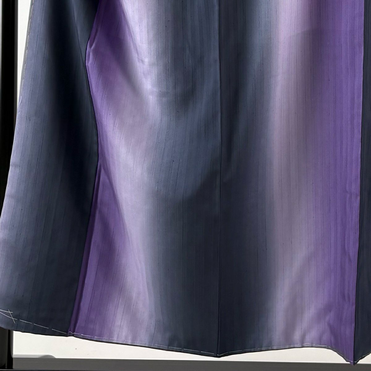 【美品】 紬織 身長154.5cm 袖長64cm M 雙層 小千谷紬織 證書附帶 縱條紋 縱漸層 紫 純蠶絲 逸品級