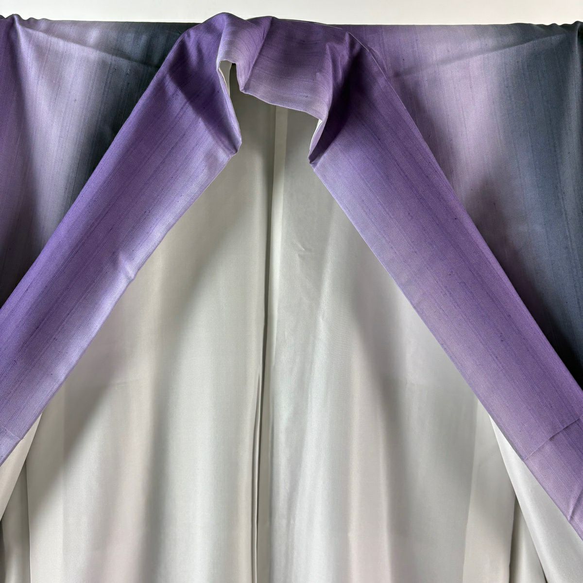 【美品】 紬織 身長154.5cm 袖長64cm M 雙層 小千谷紬織 證書附帶 縱條紋 縱漸層 紫 純蠶絲 逸品級