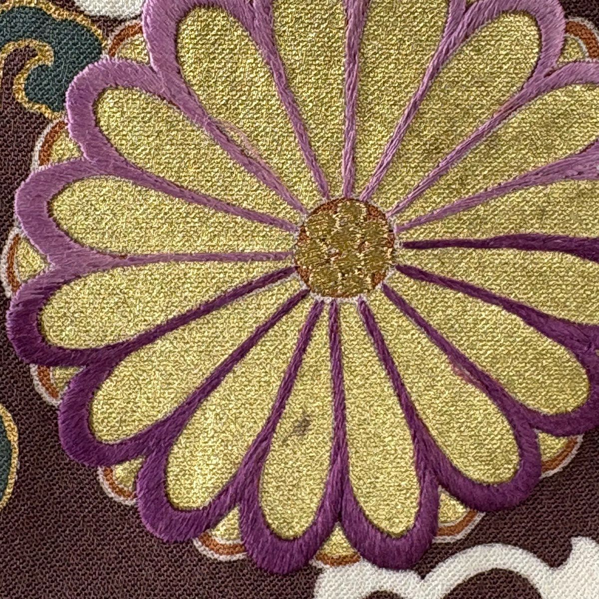 訪問服 身長163.5cm 袖長69cm L 雙層 帝王紫 落款 菊花唐草紋 桐 刺繡 金彩裝飾 小豆 純蠶絲 逸品級