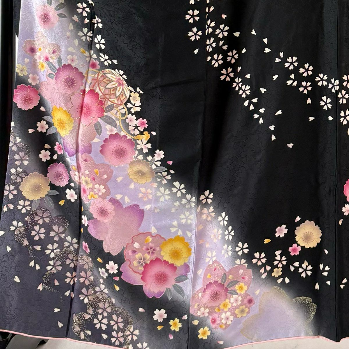 【美品】振袖禮服 身長159.5cm 袖長65.5cm M 雙層 手鞠 櫻花 金金箔 金銀彩 黑 純蠶絲 秀品級