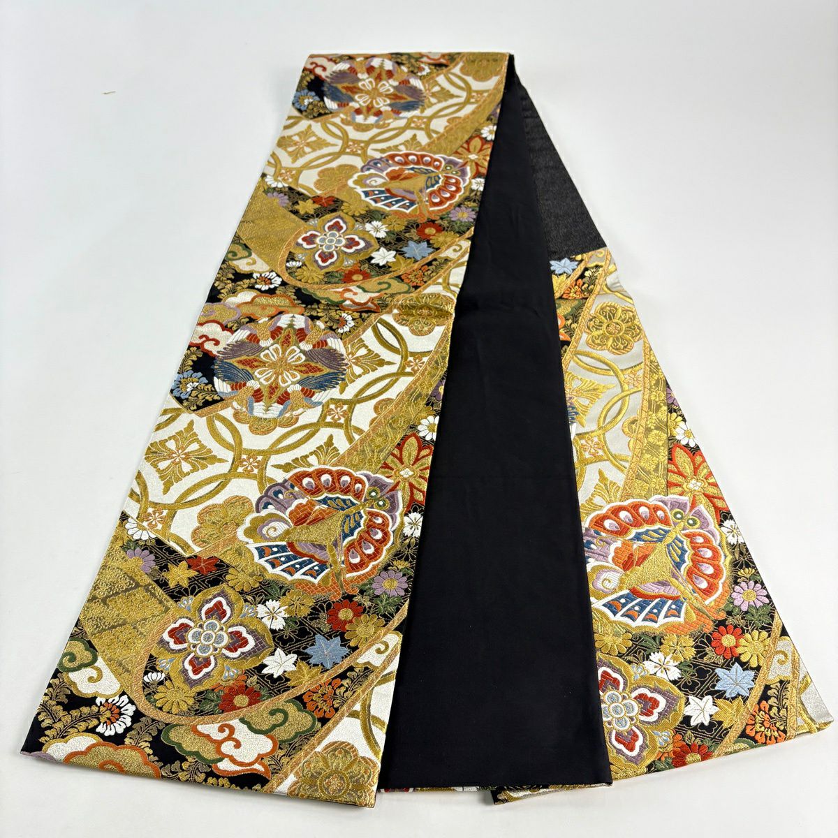 【美品】 袋帶 秀品級 能裳唐彩錦織 振袖禮服禮服用 華紋 蝶 金絲 唐織 黑 六通 純蠶絲