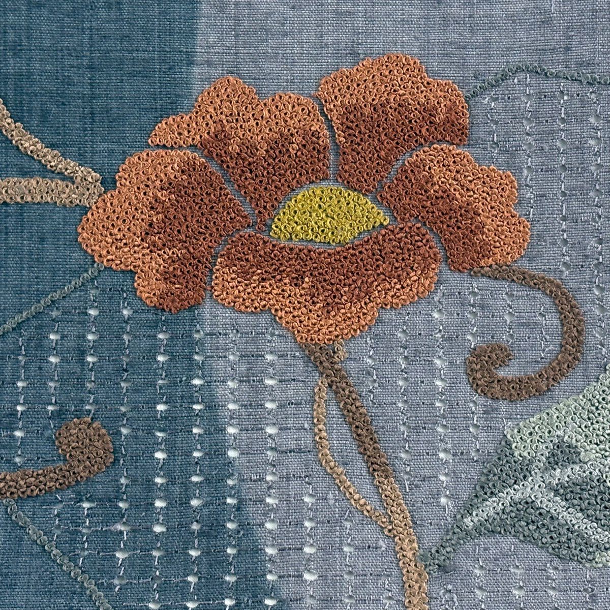 【美品】 名古屋帶 秀品級 紬織織 草花紋紋 相良刺繡 汕頭刺繡 深綠 純蠶絲