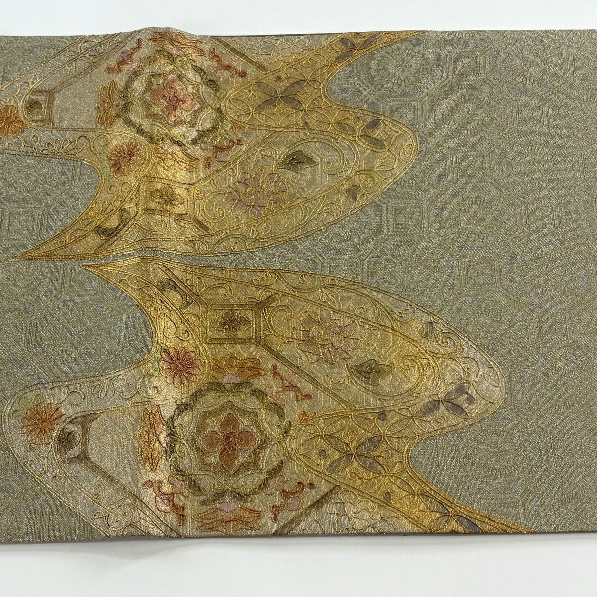 【美品】 袋帶 秀品級 蜀江華紋 花唐草紋 刺繡 金銀彩 灰綠 お太鼓柄 純蠶絲