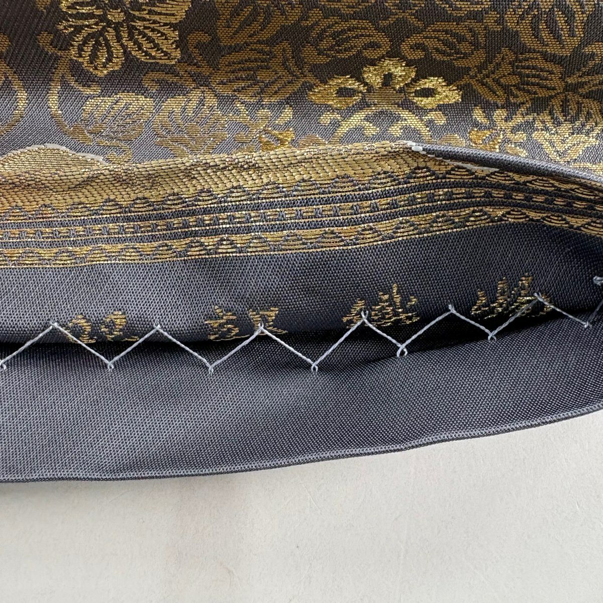 袋帶 秀品級 服部織物 落款 華紋 花喰鳥 唐織 金金箔 金色 六通 純蠶絲