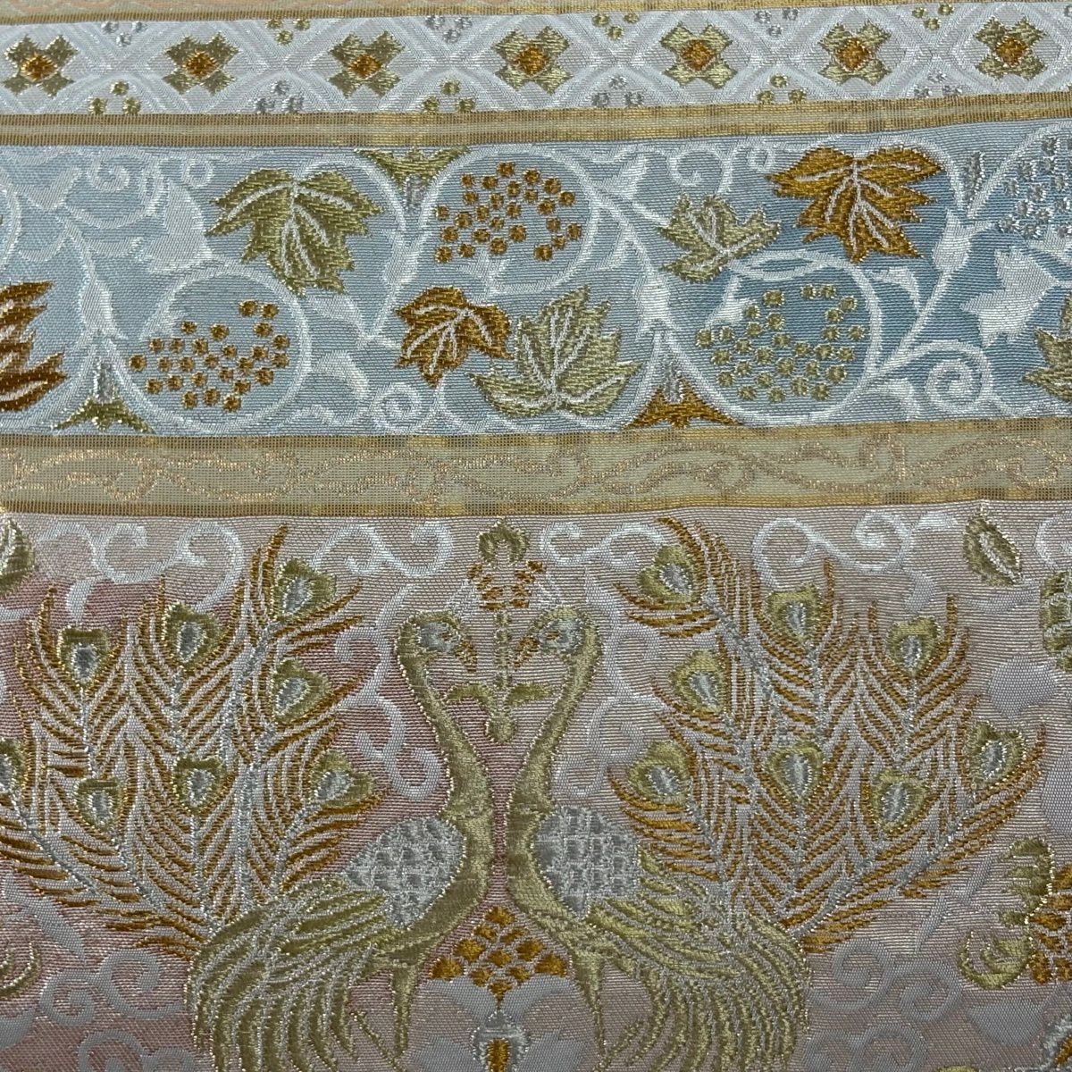 【美品】 袋帶 秀品級 向鳥 花唐草紋 金金箔 米色 六通 純蠶絲