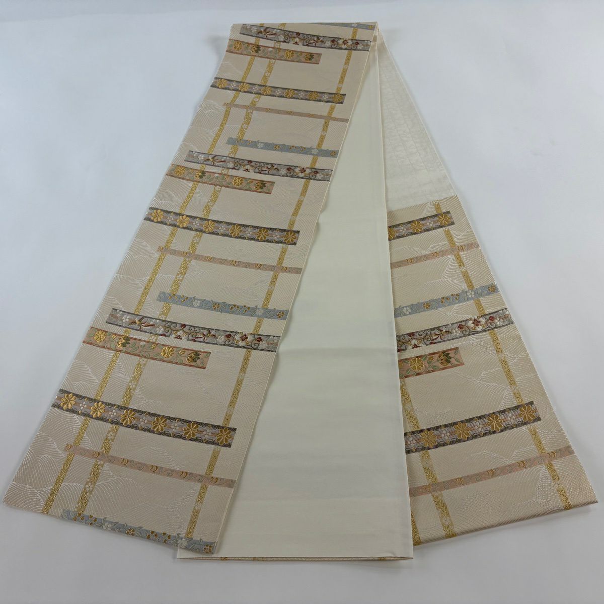 【美品】 袋帶 秀品級 落款あり 篠屋宗兵衛謹製 花喰鳥 花唐草紋 金金箔 唐織 米色 六通 純蠶絲