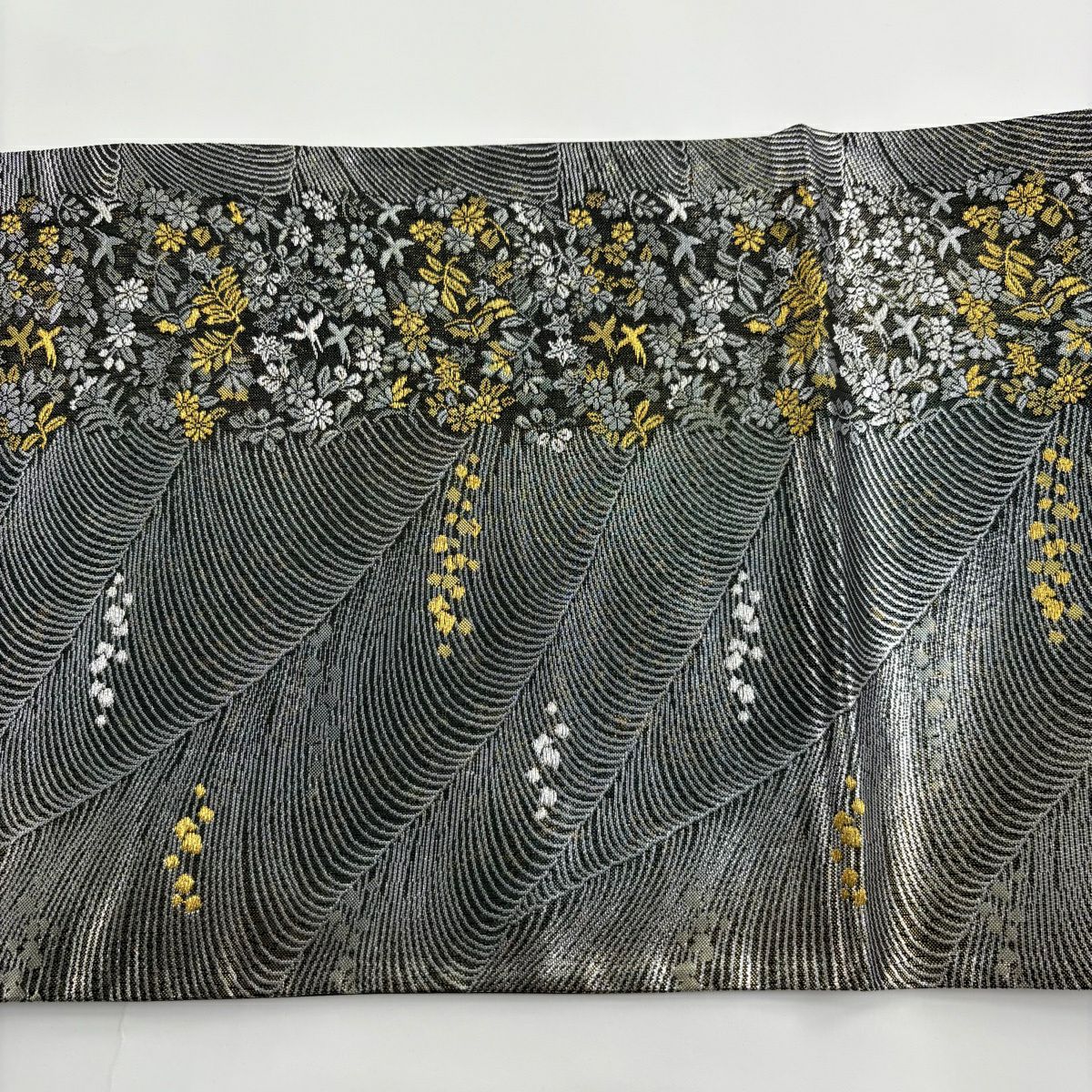 【美品】 袋帶 秀品級 草花紋紋 波 金銀彩 金金箔 銀 六通 純蠶絲