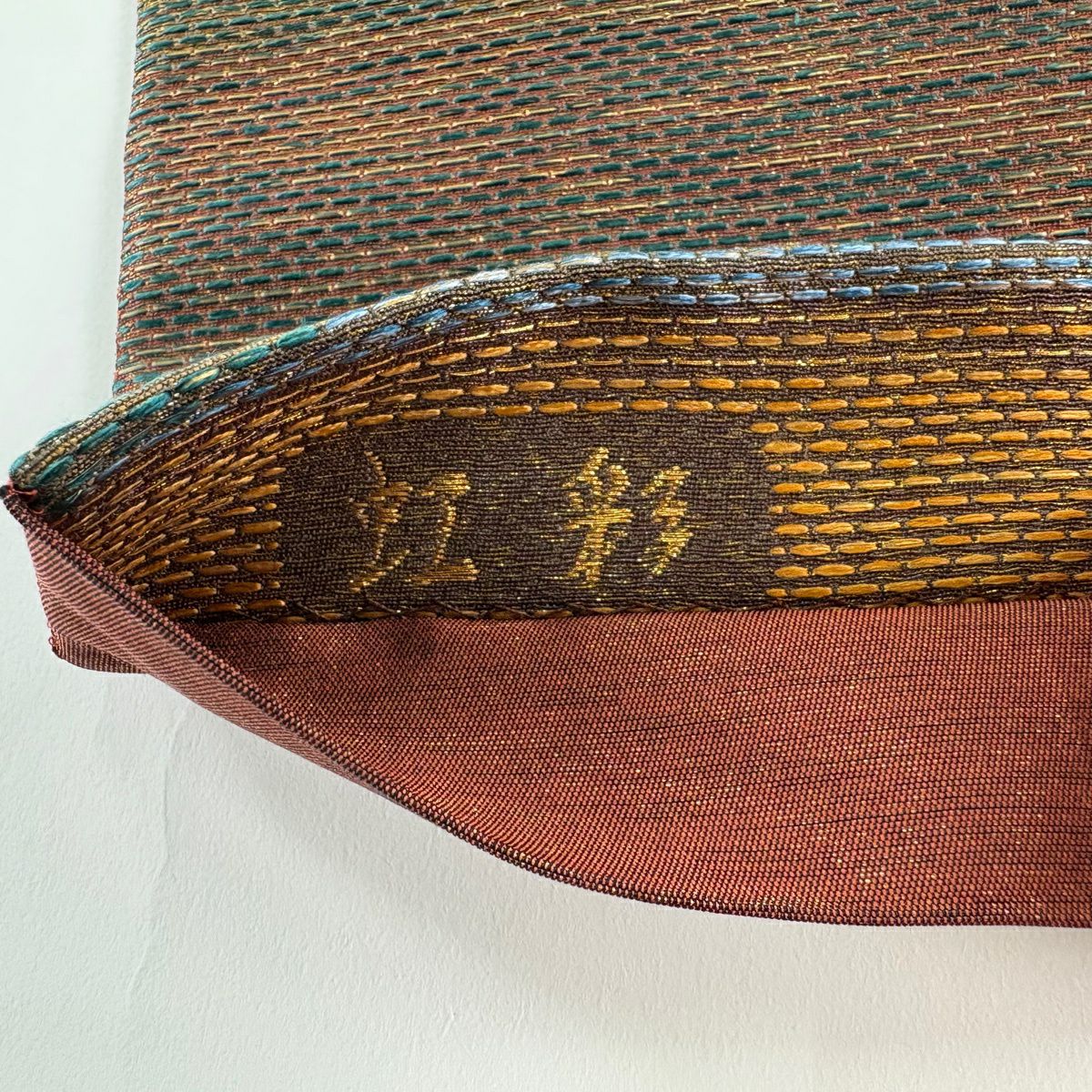 【美品】 袋帶 秀品級 都喜江門 落款あり 幾何學 金絲 紅茶 お太鼓圖案 純蠶絲