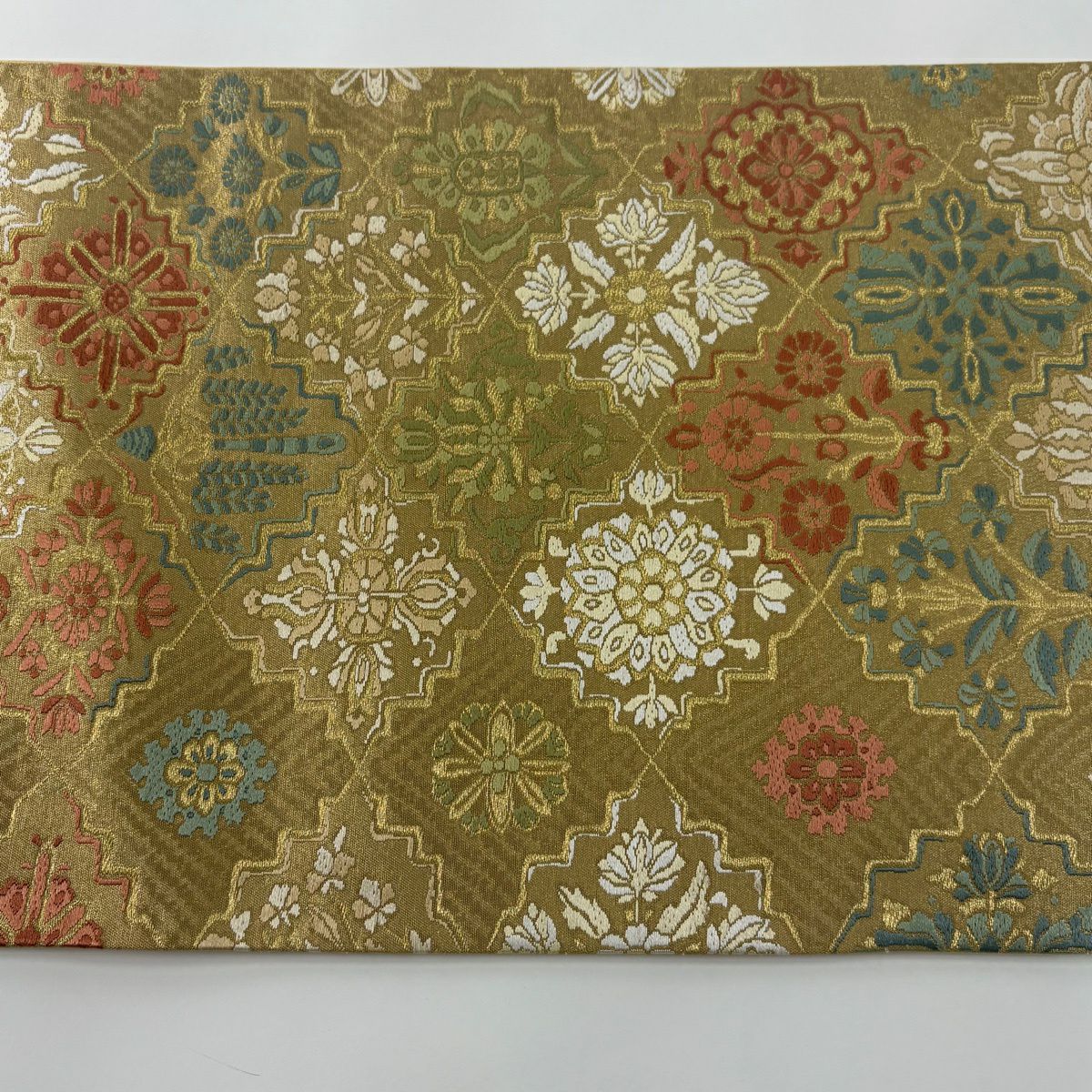 【美品】 袋帶 秀品級 花井幸子 落款あり 華紋 草花紋刺繡 金絲 金 六通 純蠶絲