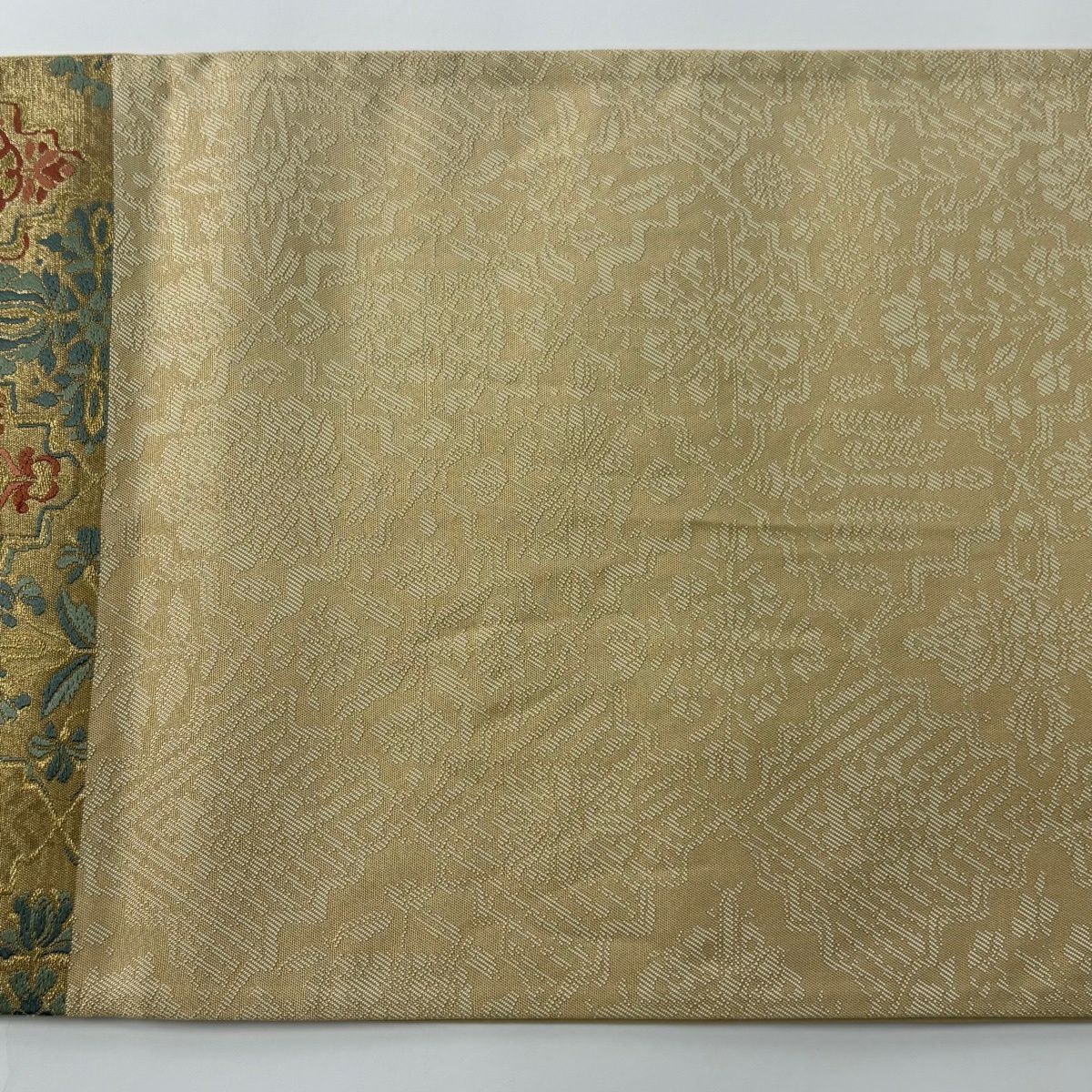 【美品】 袋帶 秀品級 花井幸子 落款あり 華紋 草花紋刺繡 金絲 金 六通 純蠶絲