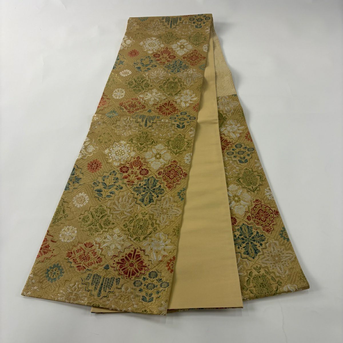 【美品】 袋帶 秀品級 花井幸子 落款あり 華紋 草花紋刺繡 金絲 金 六通 純蠶絲
