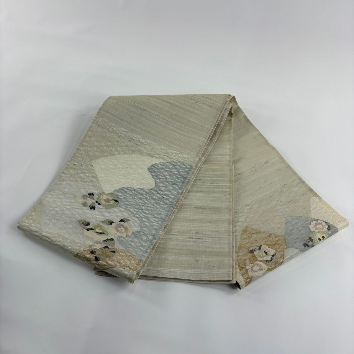 【美品】 袋帶 秀品級 夏帶 草花紋 扇子面 金絲 淺綠 お太鼓圖案 純蠶絲
