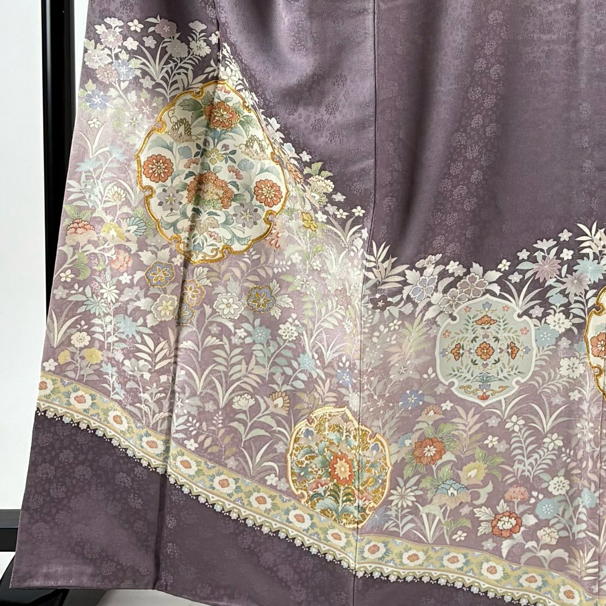 色留袖禮服 身長165cm 袖長66cm M 雙層 雪輪 草花紋 金絲 金銀彩 淺紫 純蠶絲 優品級 三つ紋