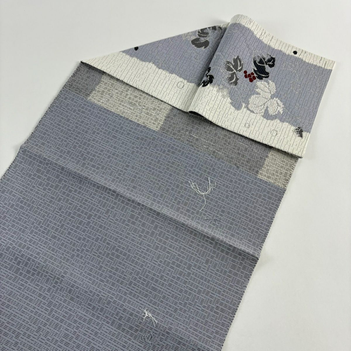 【美品】 名古屋帶 名品級 八寸名古屋帶 松樹葉仕立 葡萄 幾何學 金金箔 莫爾織 灰白 純蠶絲