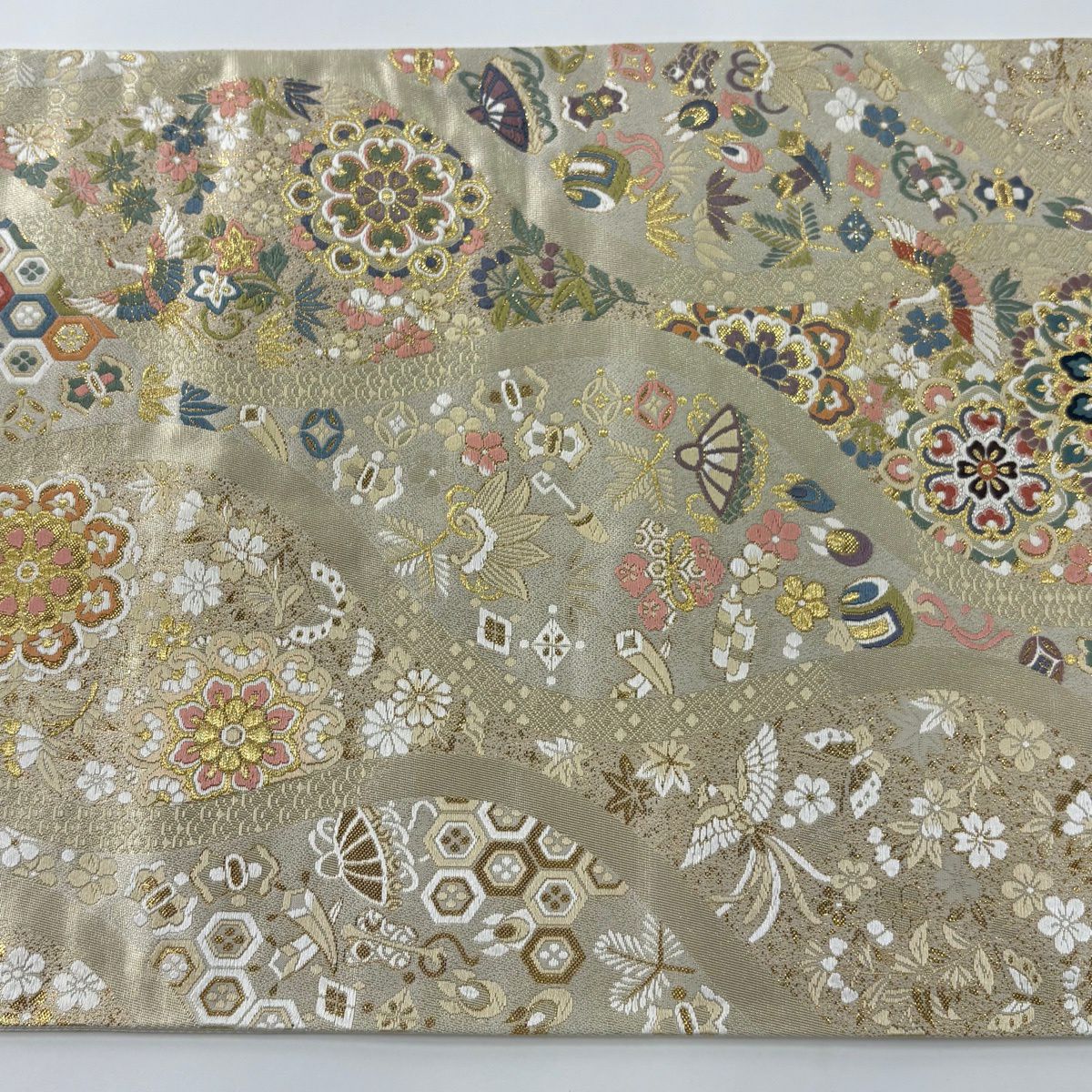 【美品】 袋帶 秀品級 華紋 寶盡くし 金銀絲 金金箔 金色 六通 純蠶絲