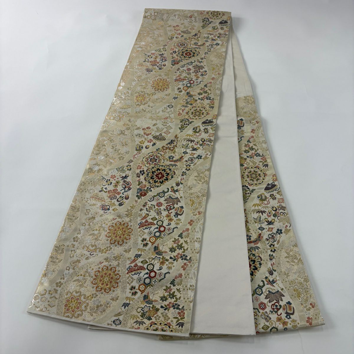 【美品】 袋帶 秀品級 華紋 寶盡くし 金銀絲 金金箔 金色 六通 純蠶絲