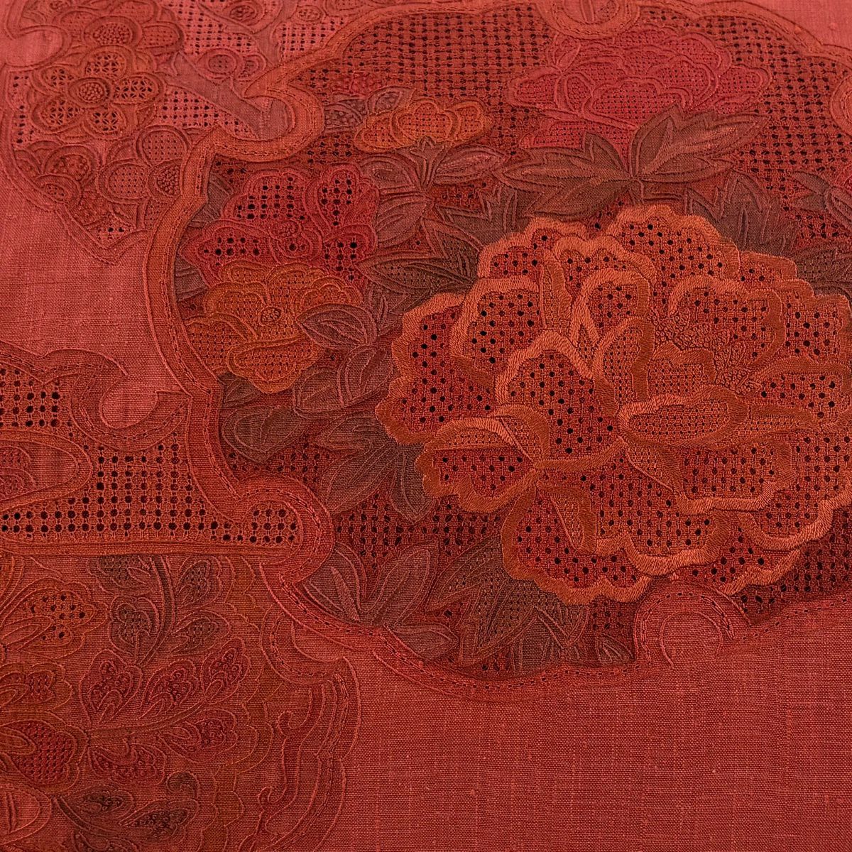 袋帶 秀品級 紬織織 雪輪 草花紋刺繡 紅 お太鼓柄 純蠶絲