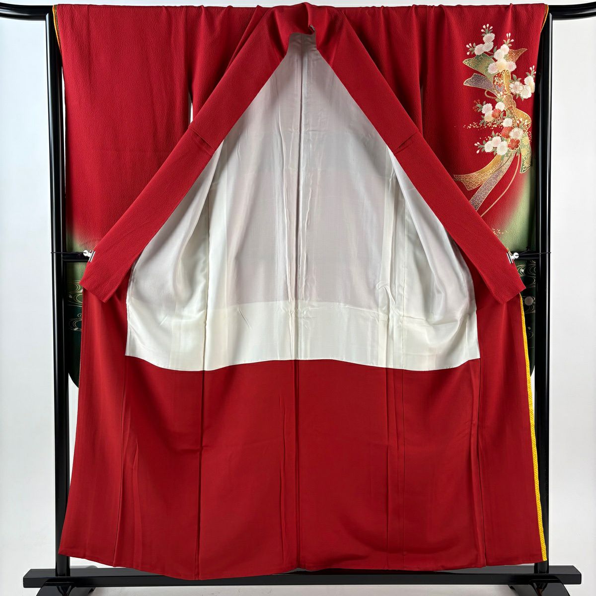 【美品】振袖禮服 身長156cm 袖長67.5cm L 雙層 桂由美 大和 落款あり 御所車 櫻花 金銀彩 染分 紅 純蠶絲 秀品級