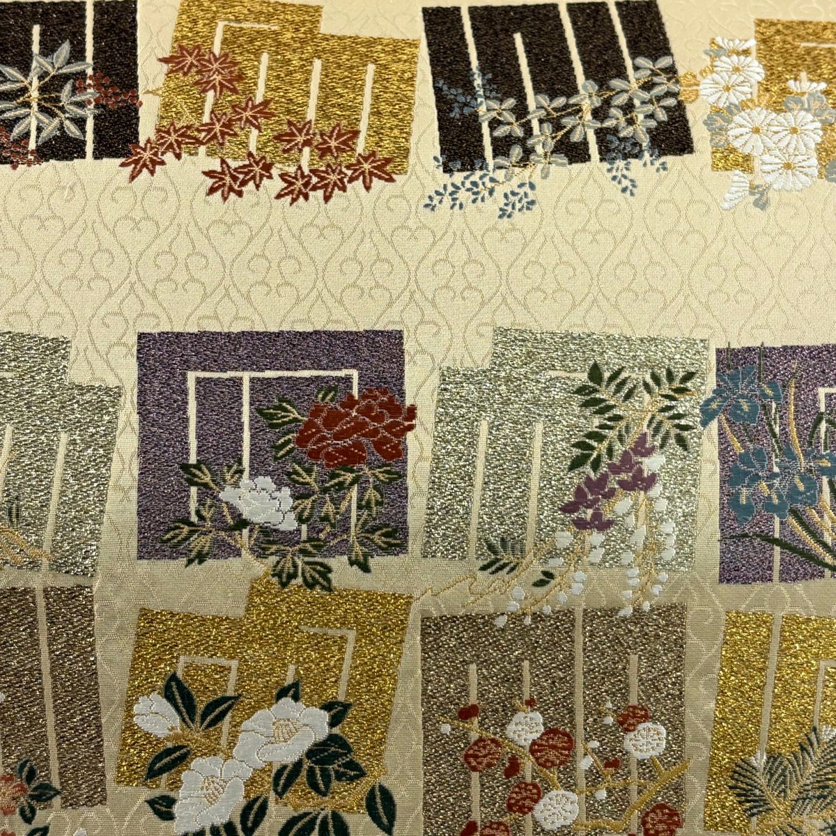 【美品】 袋帶 名品級 草木染 源氏香 松樹梅花 金金箔 刺繡 米色 六通 純蠶絲