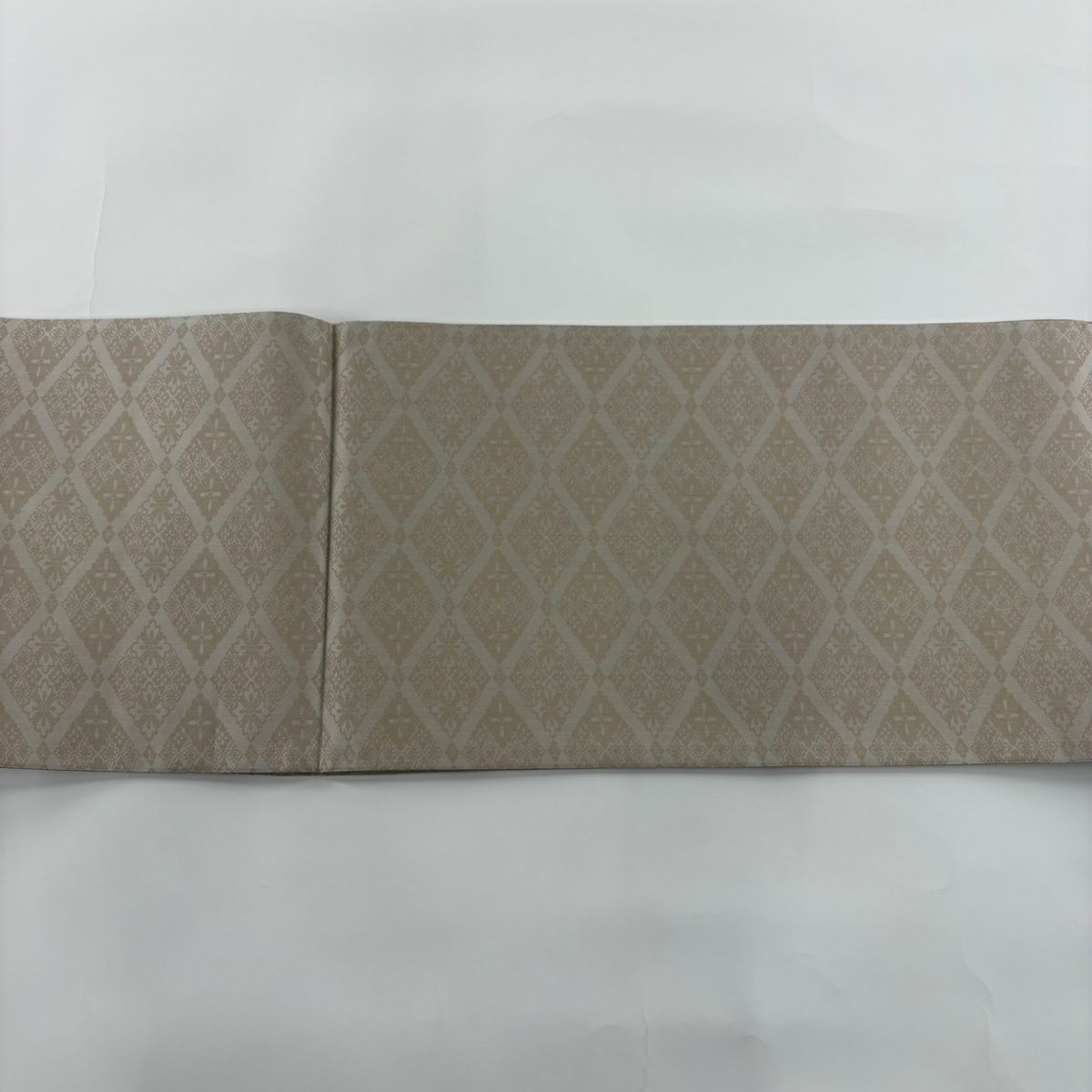 【美品】 袋帶 名品級 御印 草花紋 花菱 唐織 金糸 灰茶 六通 純蠶絲