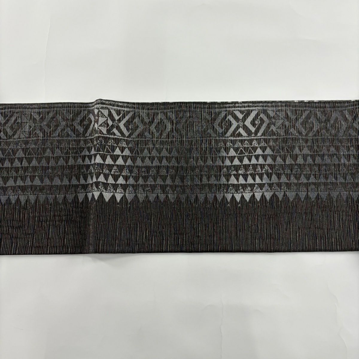 【美品】 袋帶 名品級 幾何學 細條紋 銀線 黑灰 全通 純蠶絲