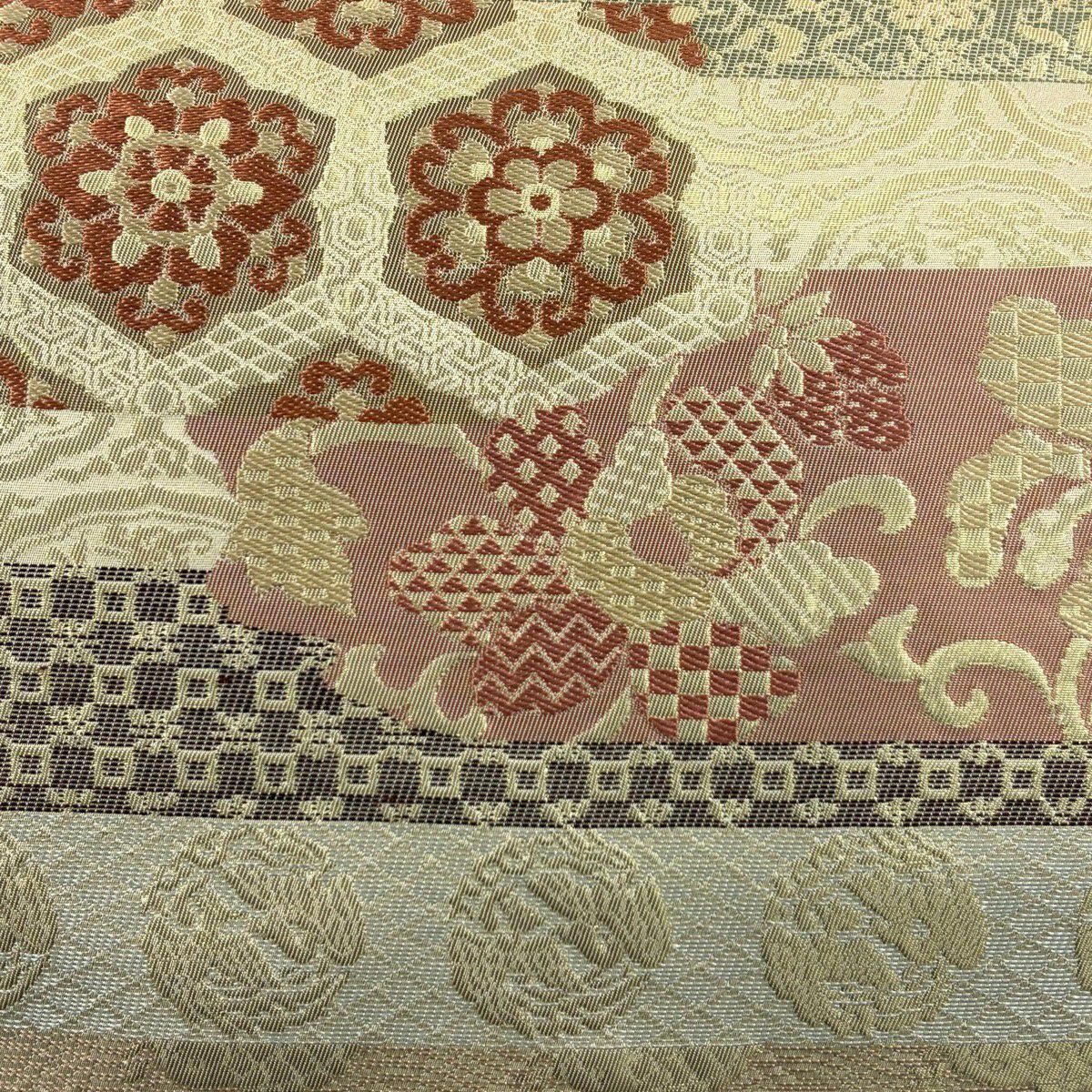 【美品】 袋帶 名品級 川島織物 落款あり 荒磯 草花紋紋 金金箔 薄橙 六通 純蠶絲