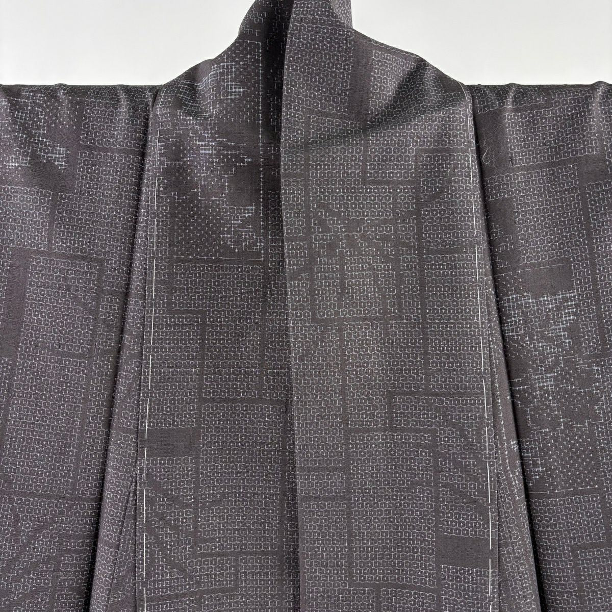 【美品】結城紬織 身長160cm 袖長62.5cm S 雙層 はたおり娘 奥順 證書あり 龜甲絣 草花紋紋 灰紫 純蠶絲 逸品級