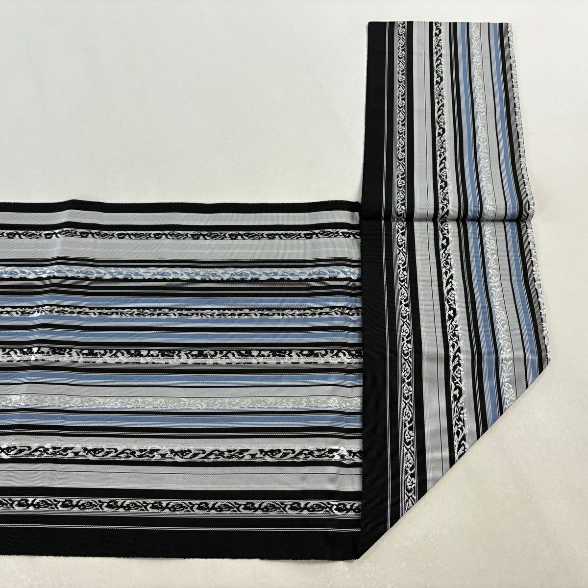 【美品】 名古屋帶 逸品級 八寸名古屋帶 松樹葉仕立 雜紋 草花紋紋 黑 純蠶絲