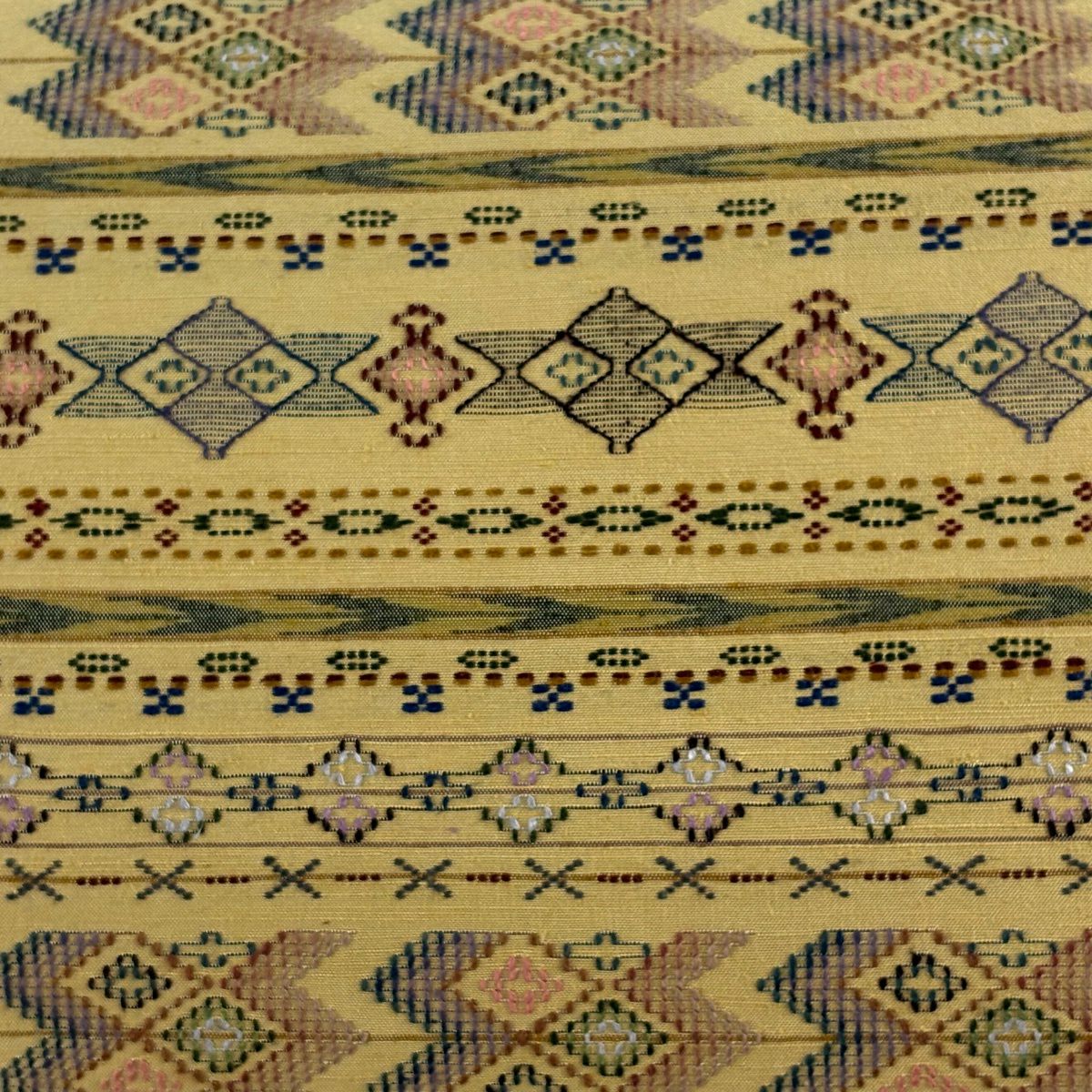 【美品】 名古屋帶 逸品級 紬織織 幾何學圖案 條紋 刺繡 黃色 純蠶絲
