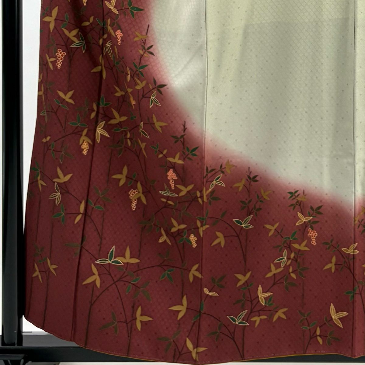 【美品】訪問服 身長156.5cm 袖長67cm M 雙層 落款あり 葉と実 地紋 金彩裝飾 染分 えんじ色 純蠶絲 秀品級