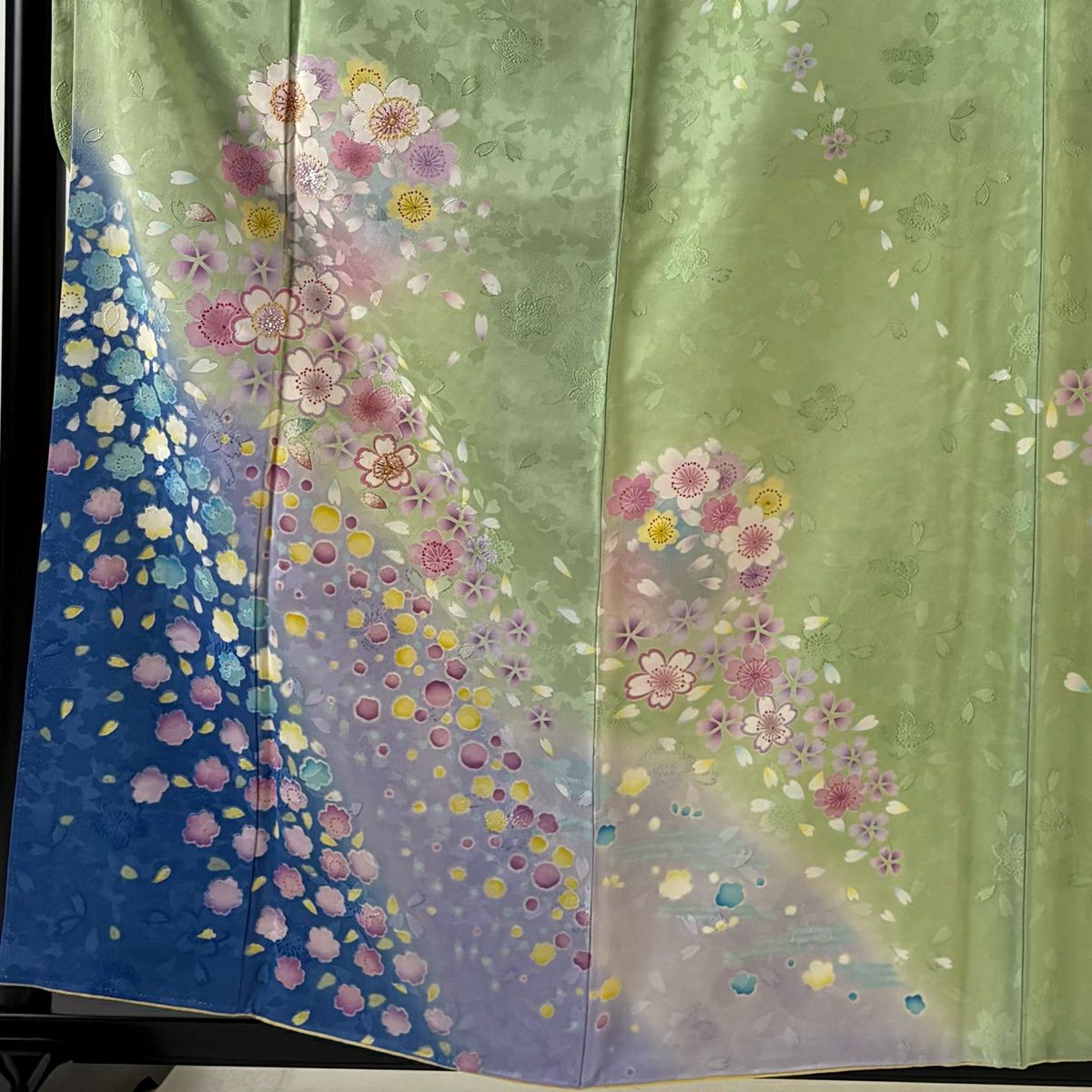 【美品】振袖禮服 身長161cm 袖長65cm M 雙層 櫻花花瓣 拉麵 金銀彩 淺綠 純蠶絲 名品級