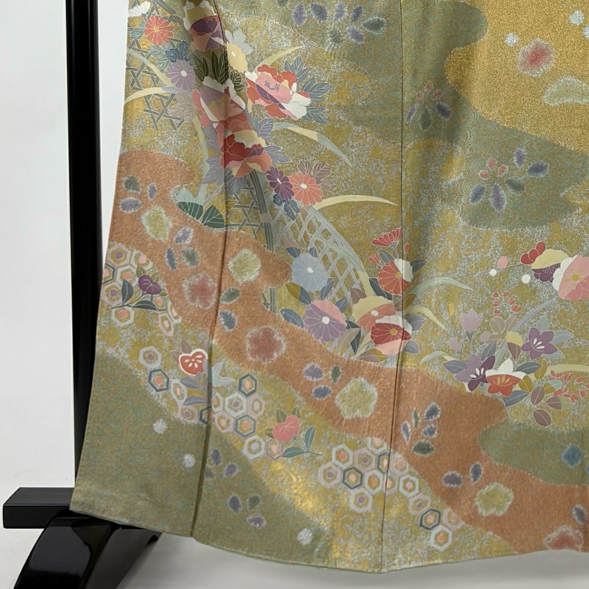 【美品】訪問服 身長164cm 袖長66cm M 雙層 落款あり 牡丹 菊花 金銀彩 灰綠 純蠶絲 名品級
