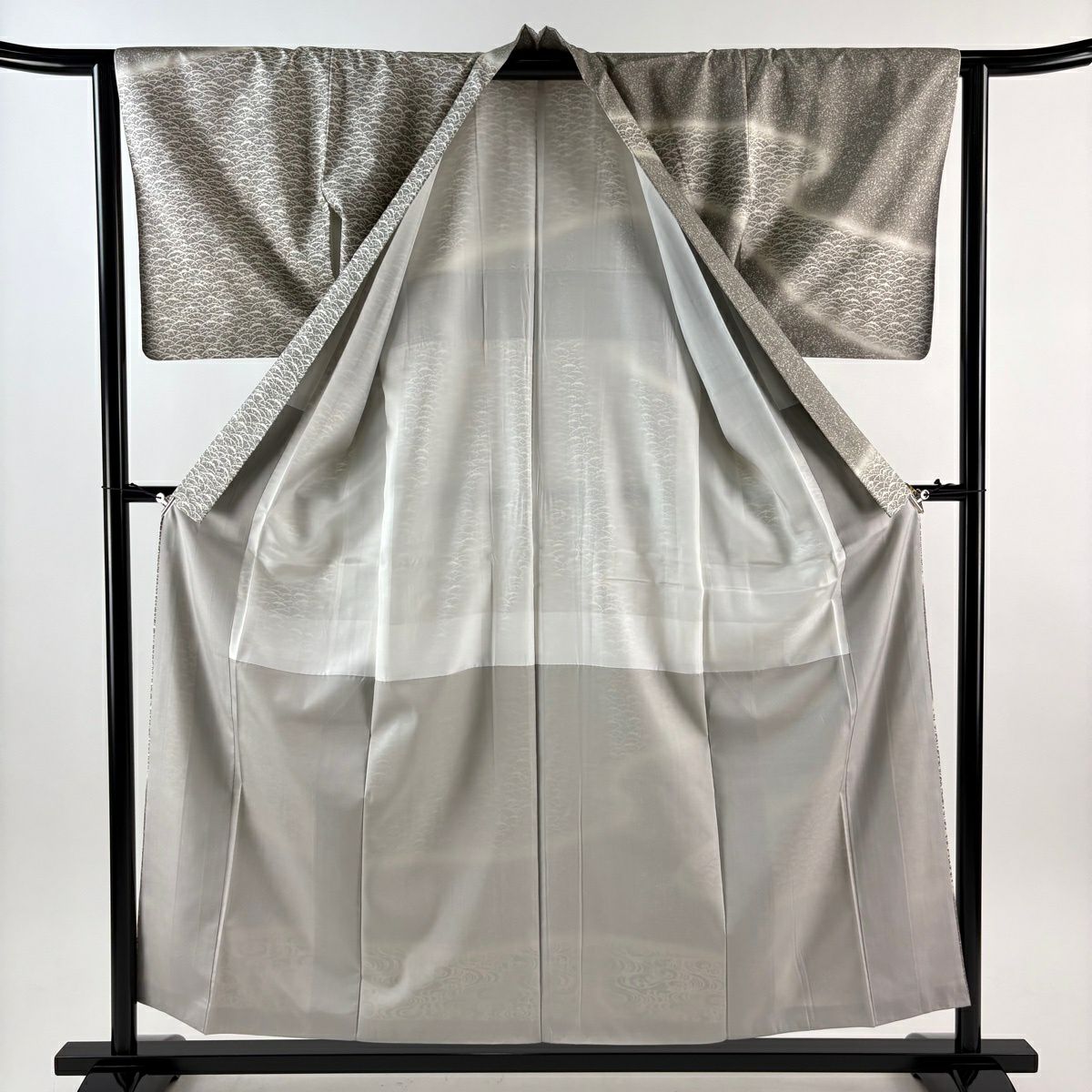 【美品】訪問服 身長156.5cm 袖長63cm S 雙層 川村久太郎 紬織織地 鈕衿 落款あり 雪芝 流水 灰色 純蠶絲 秀品級