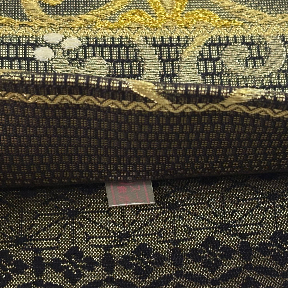 【美品】 袋帶 逸品級 誉田屋源兵衛 落款 鈴乃屋 葡萄唐草紋 刺繡 金銀彩 金茶 六通 純蠶絲