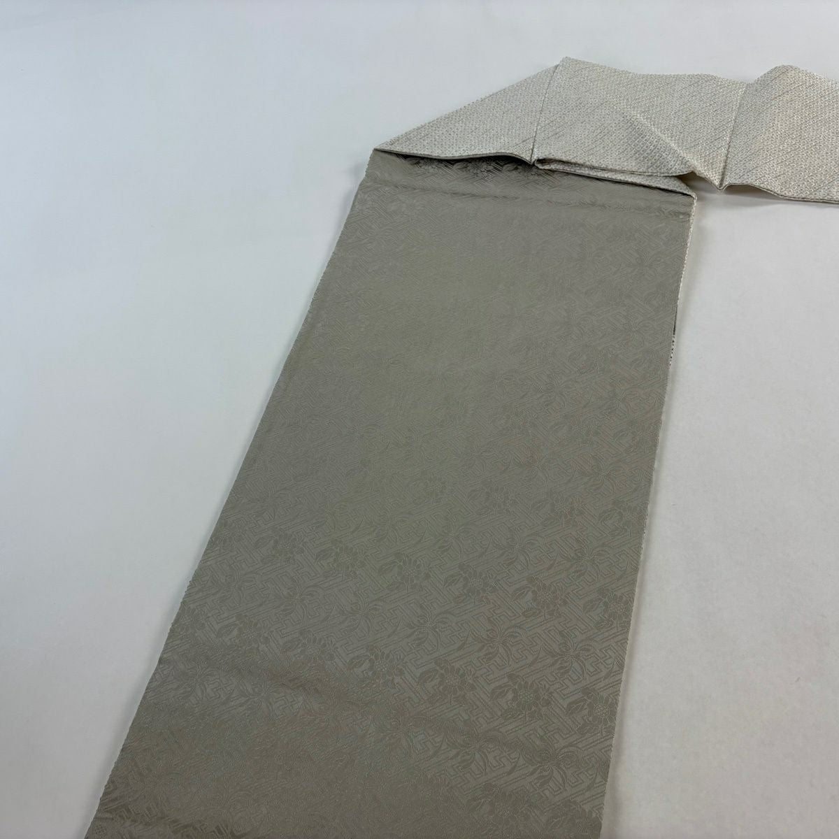 【美品】 名古屋帶 逸品級 波 絞染 灰白 純蠶絲