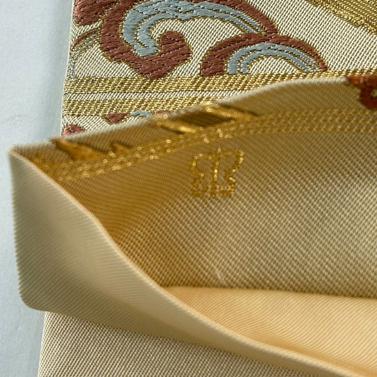 【美品】 袋帶 名品級 川島織物 落款あり 華紋 蜀江文 唐織 金絲 米色 六通 純蠶絲