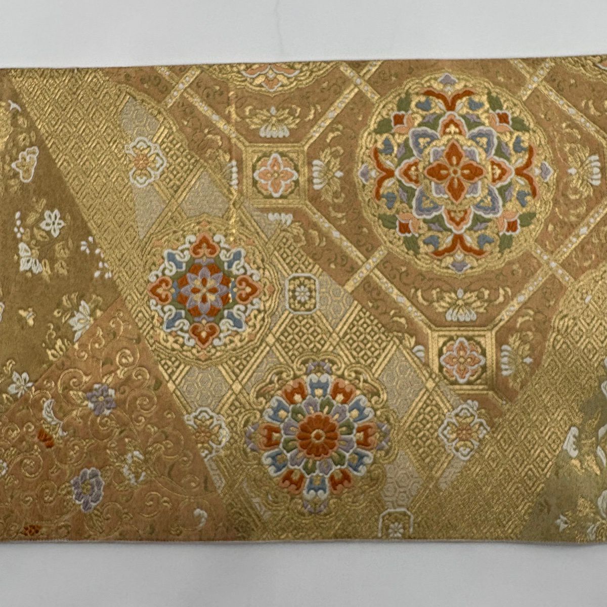 袋帶 秀品級 服部織物 落款あり 關西仕立 華紋 花唐草紋 唐織 金金箔 粉米色 六通 純蠶絲