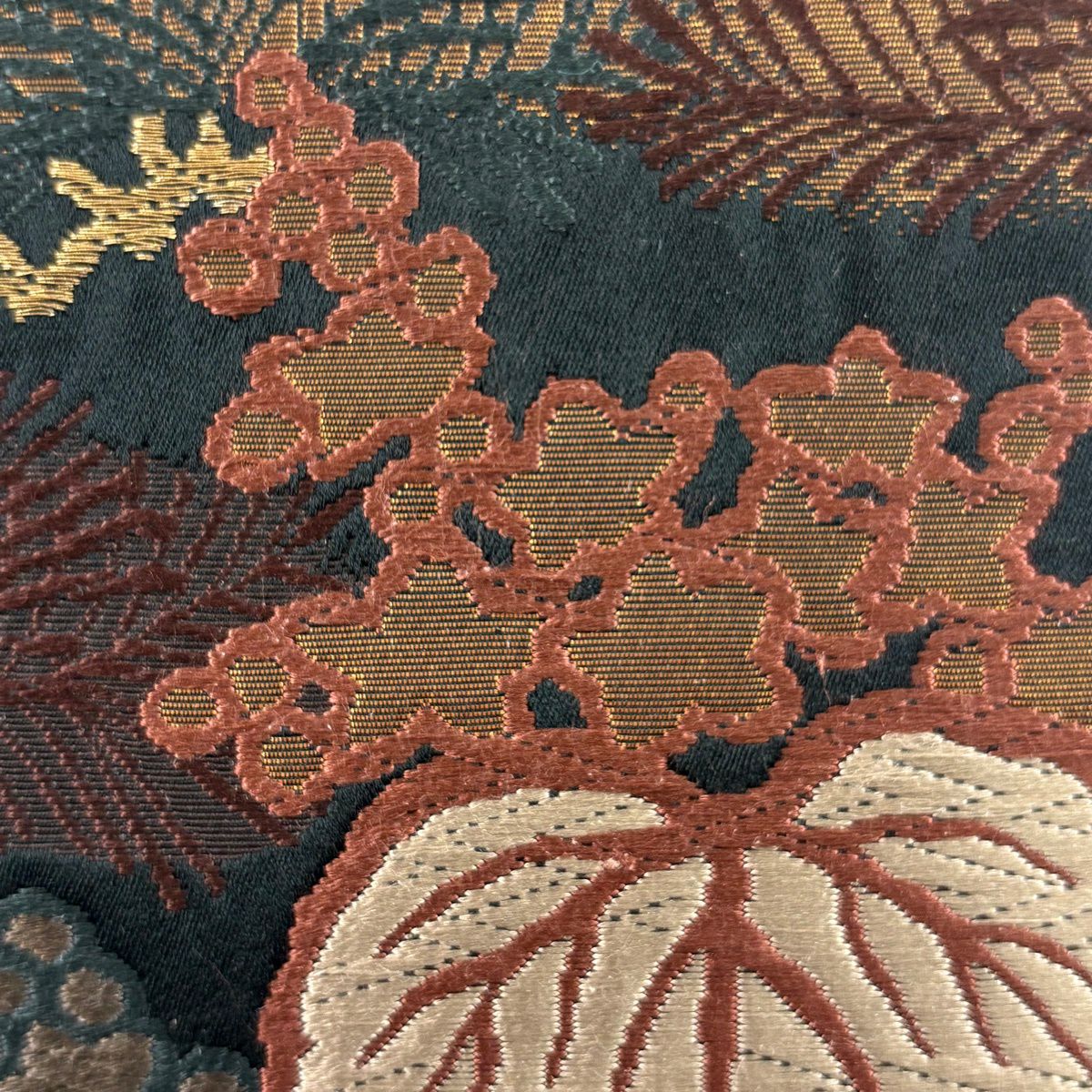 【美品】 袋帶 秀品級 桐 笠松樹 唐織 金金箔 黑 六通 純蠶絲