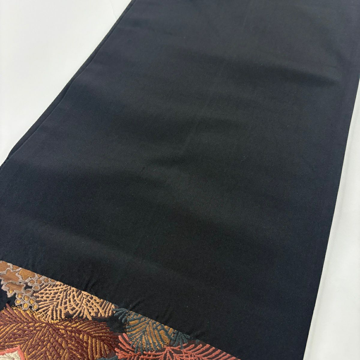 【美品】 袋帶 秀品級 桐 笠松樹 唐織 金金箔 黑 六通 純蠶絲