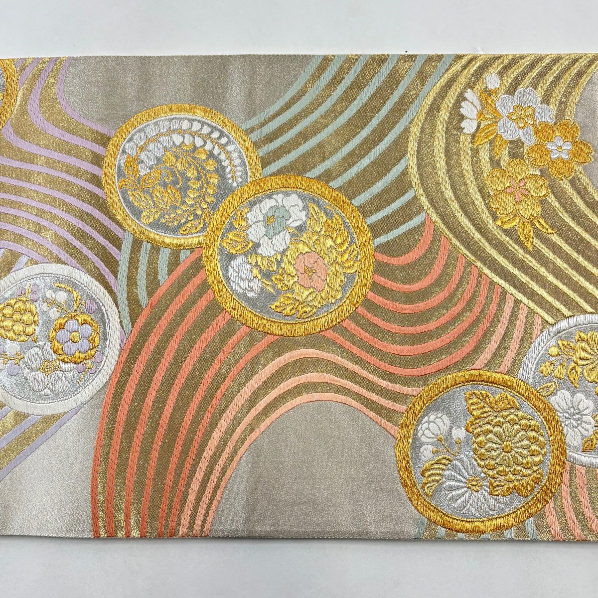 【美品】 袋帶 秀品級 草花紋 流水 金銀線 刺繡 金色 六通 純蠶絲
