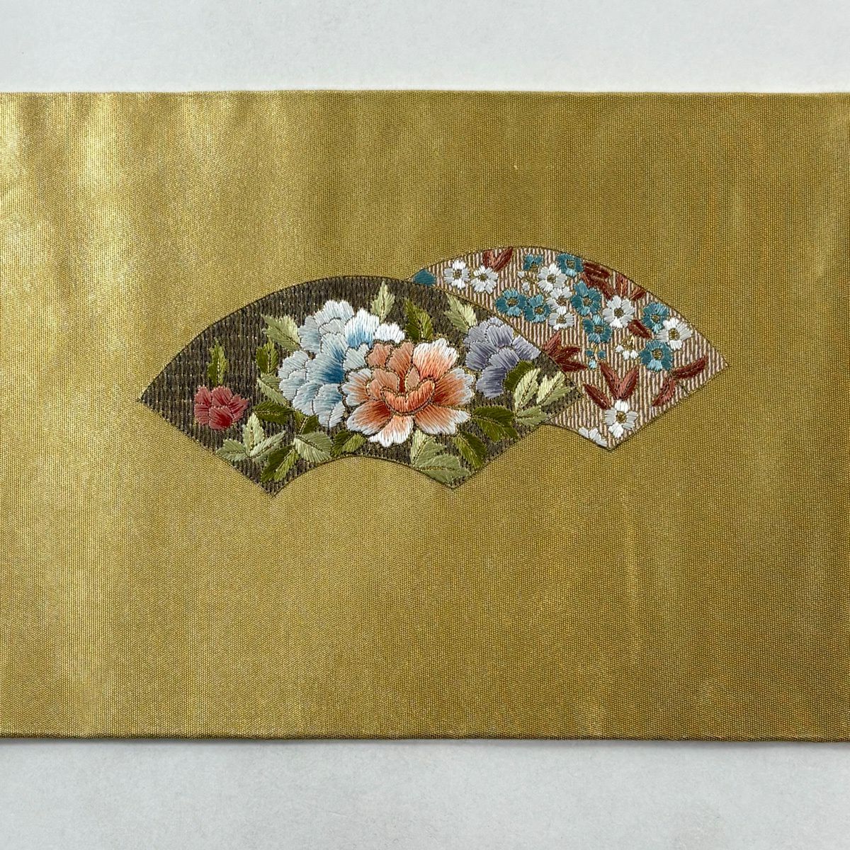 【美品】 名古屋帶 秀品級 扇子面 草花紋紋 刺繡 金金箔 金純蠶絲