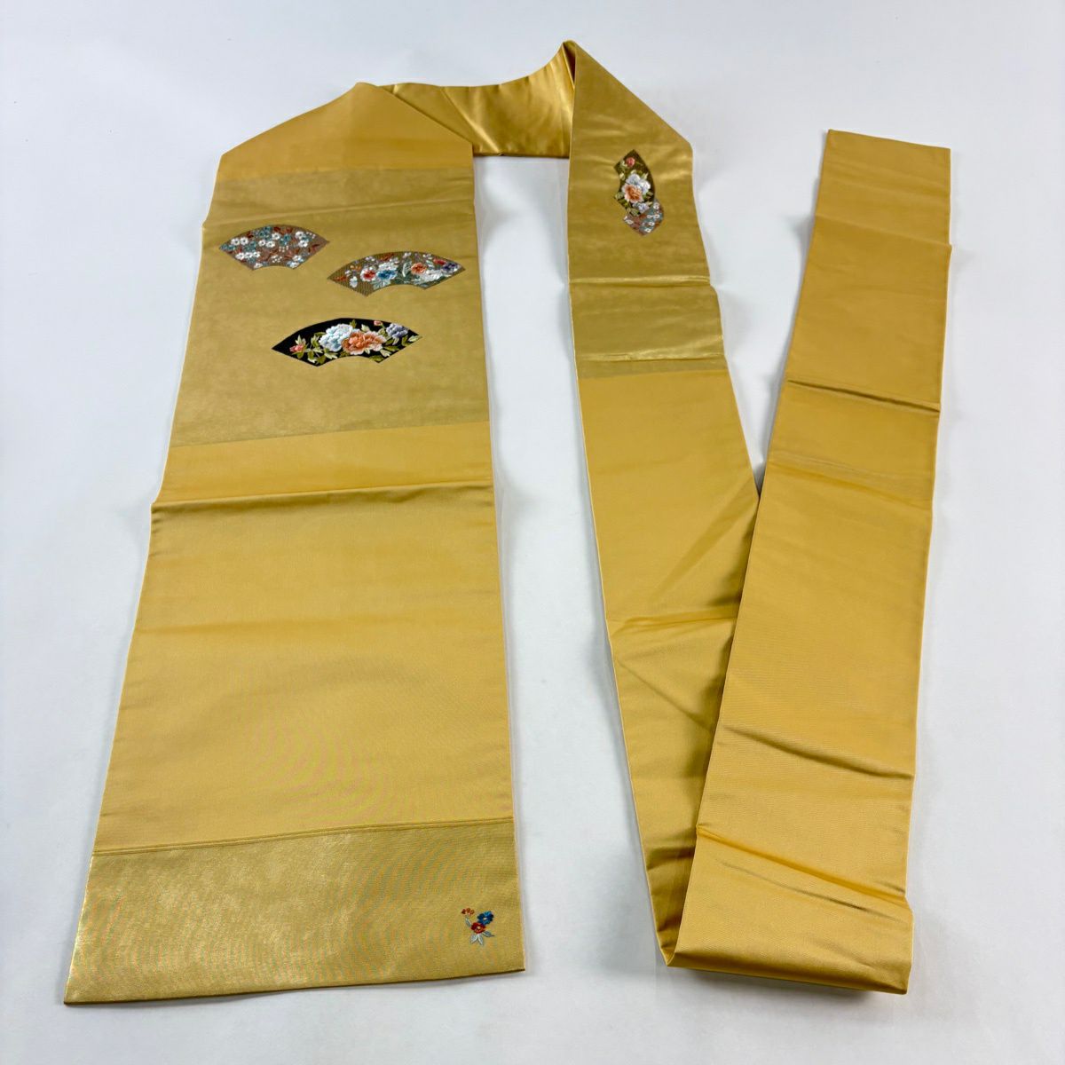 【美品】 名古屋帶 秀品級 扇子面 草花紋紋 刺繡 金金箔 金純蠶絲