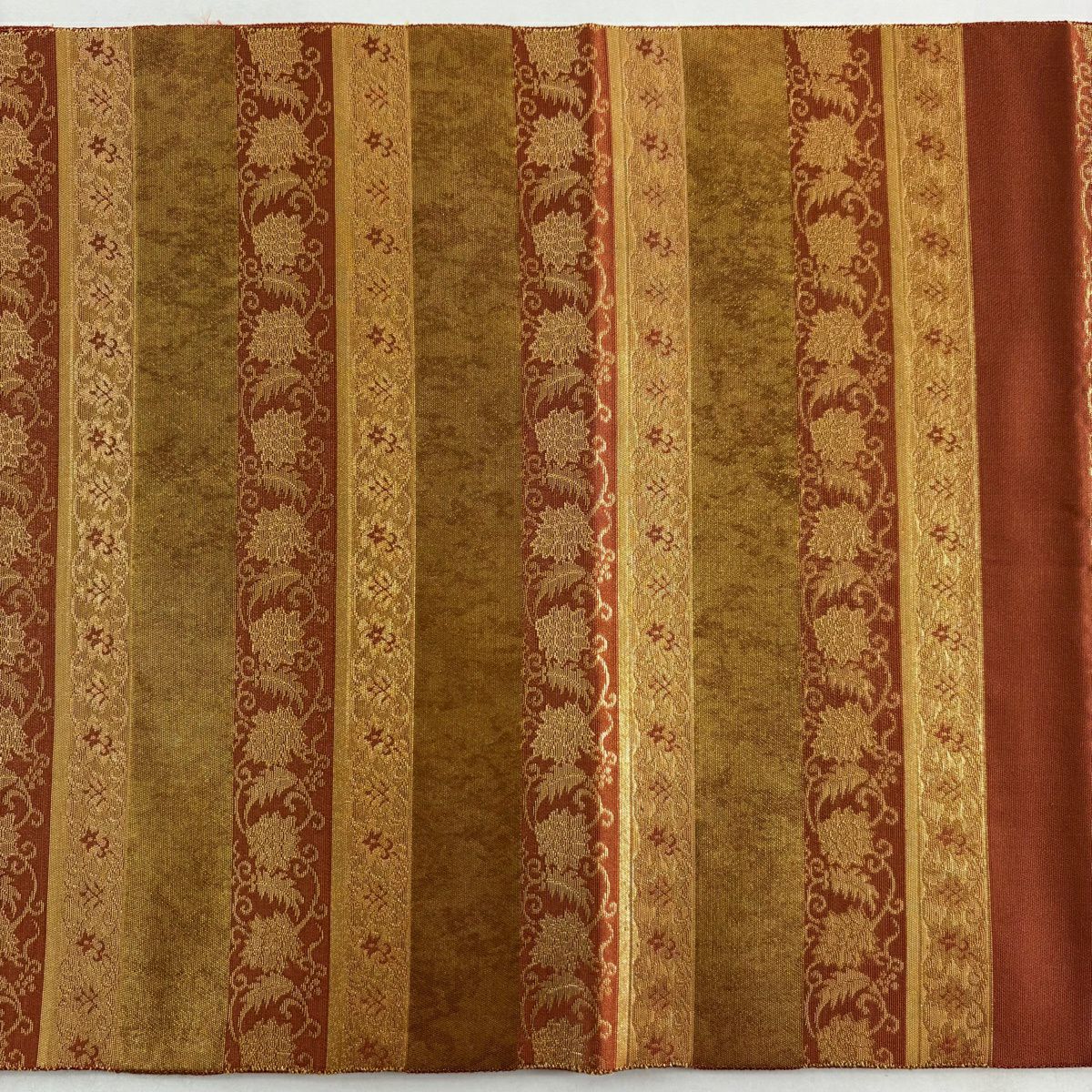 【美品】 袋帶 名品級 名物裂間道 段縞 花唐草紋 金金箔 紅茶 お太鼓柄 純蠶絲