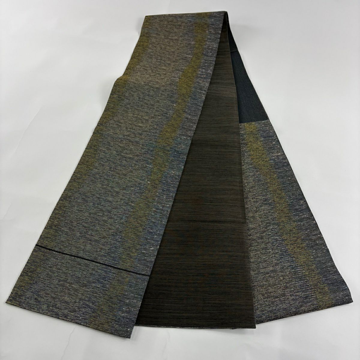 【美品】 袋帶 名品級 縞 ぼかし 拉麵線 灰綠 六通 純蠶絲