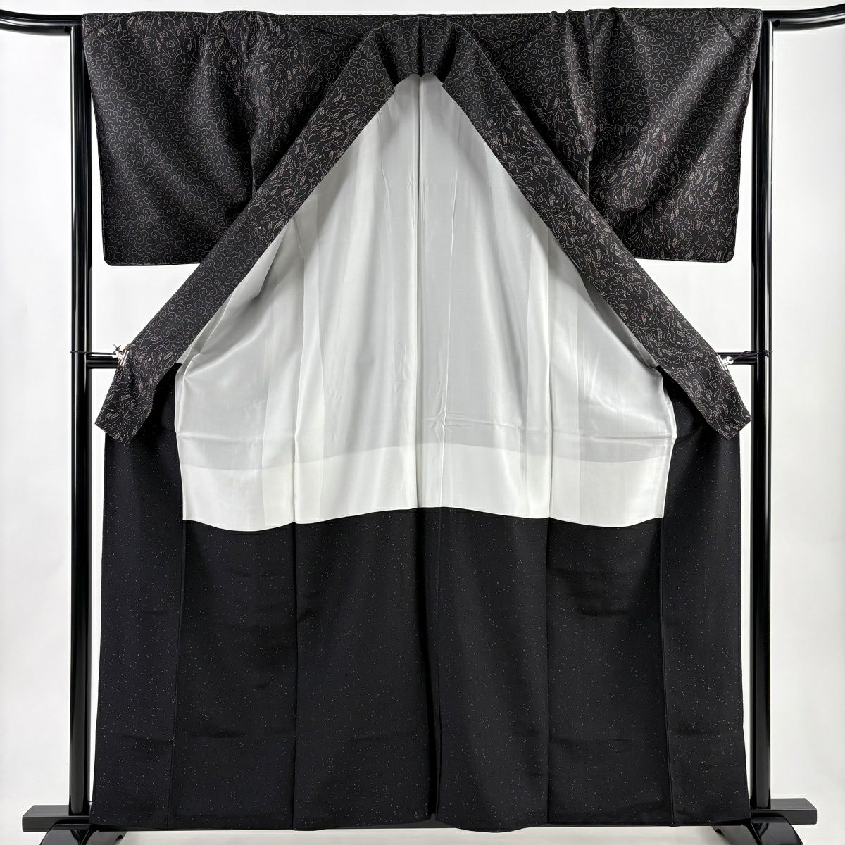 【美品】訪問服 身長161cm 袖長64.5cm M 雙層 川村久太郎 紬織織 地 落款あり 葉 唐草紋 黑 純蠶絲 名品級