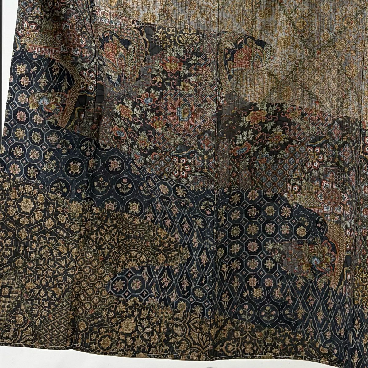 【美品】訪問服 身長151cm 袖長61.5cm S 雙層 二代目 更甚 大島紬織地 落款あり 證書あり 更紗柄 霞 灰色 純蠶絲 名品級