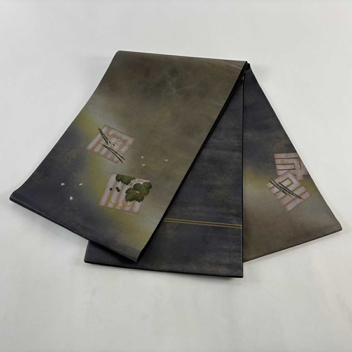 【美品】 袋帶 秀品級 源氏香 松樹葉 金金箔 金銀彩 茶綠 お太鼓圖案 純蠶絲