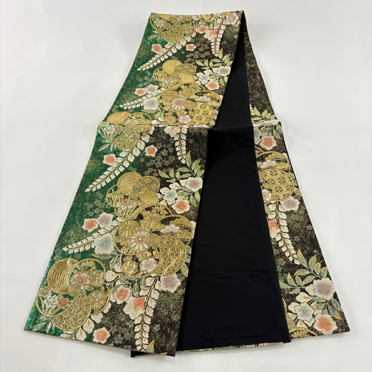【美品】 袋帶 秀品級 振袖禮服禮服用 旋梅花 草花紋紋 金絲 金金箔 黑 六通 純蠶絲
