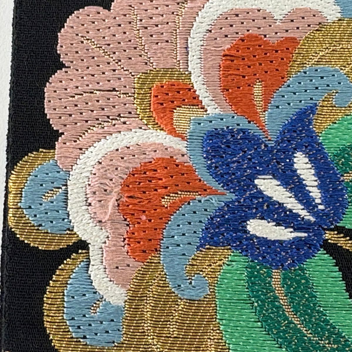 【美品】 袋帶 秀品級 草花紋紋 金銀彩 刺繡 黑 六通 純蠶絲