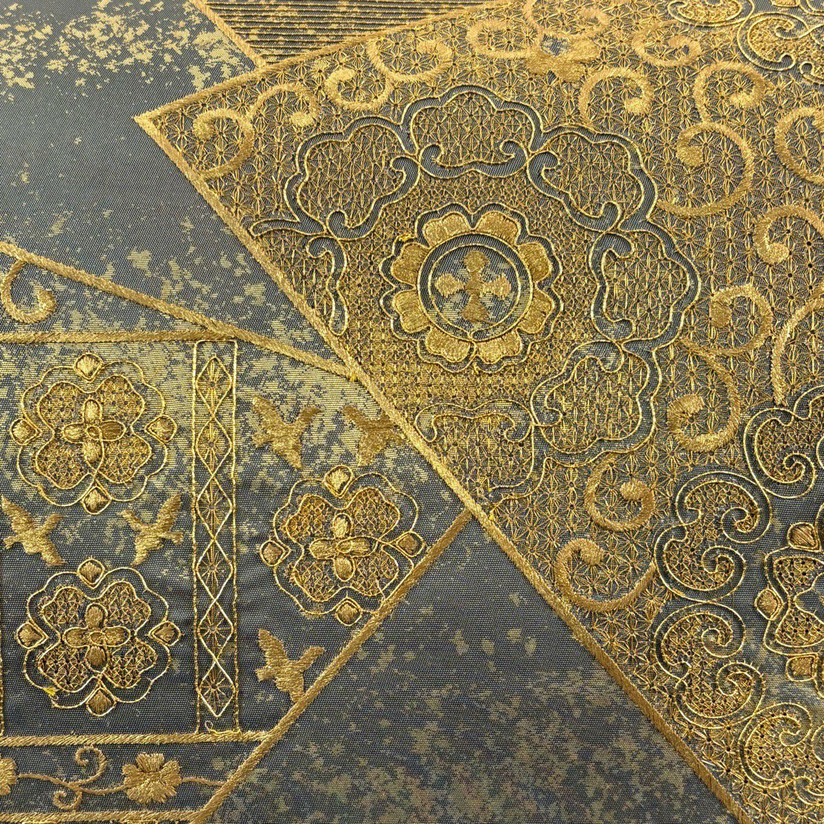 【美品】 袋帶 秀品級 華紋 花唐草紋 金絲 金金箔 灰綠 お太鼓柄 純蠶絲